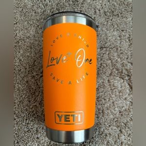 Yeti Love+One King Crab 20oz Tumbler